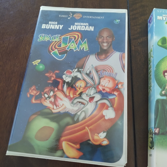 3/$20 Two classic movies VHS TAPES space jam and… - Picture 2 of 5